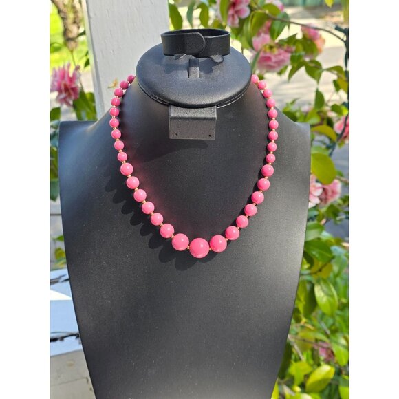Marvella Vintage Pink Bead Graduated Necklace With Gold-Tone Spacers 18" - Picture 7 of 7